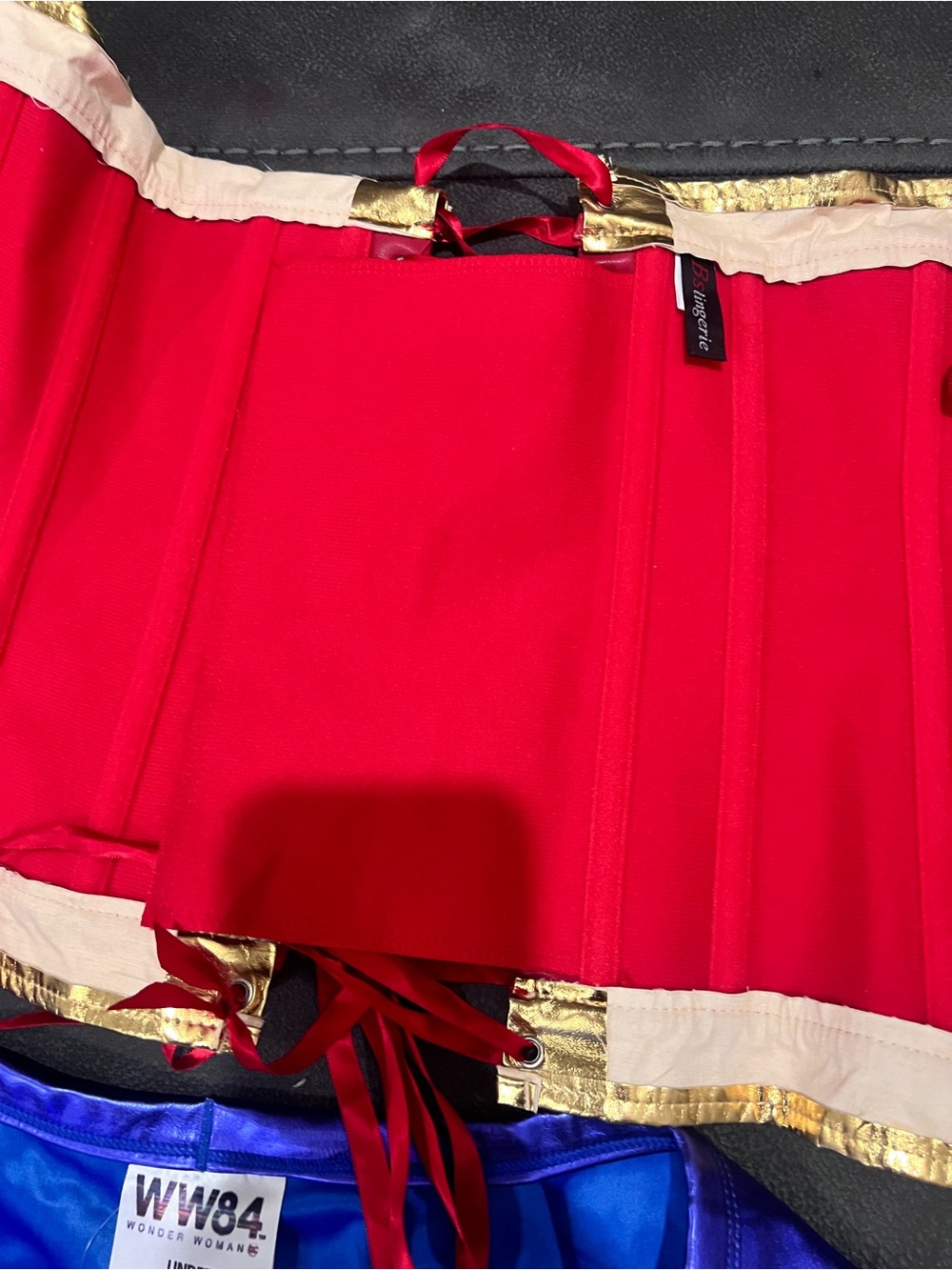 Wonder Woman Costume - Picture 5 of 6